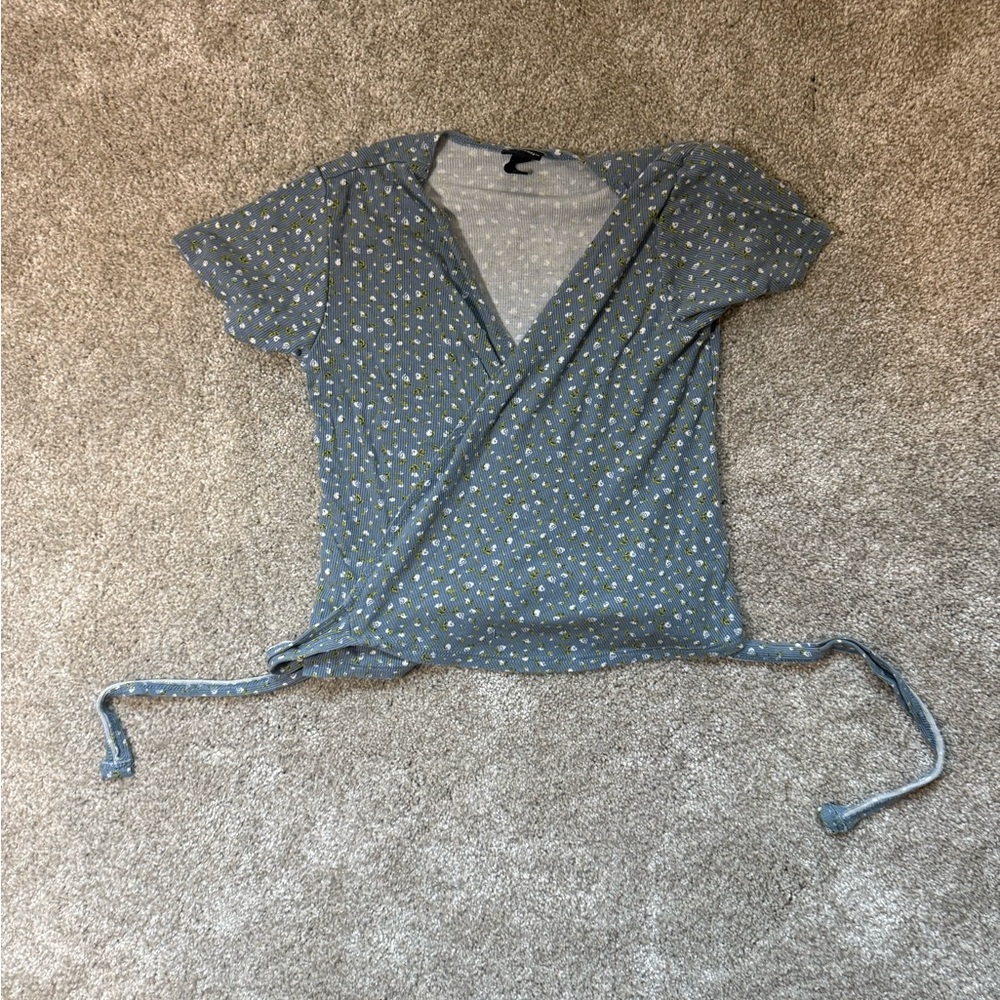 Blue Floral Art Class Wrap Top, size 6
